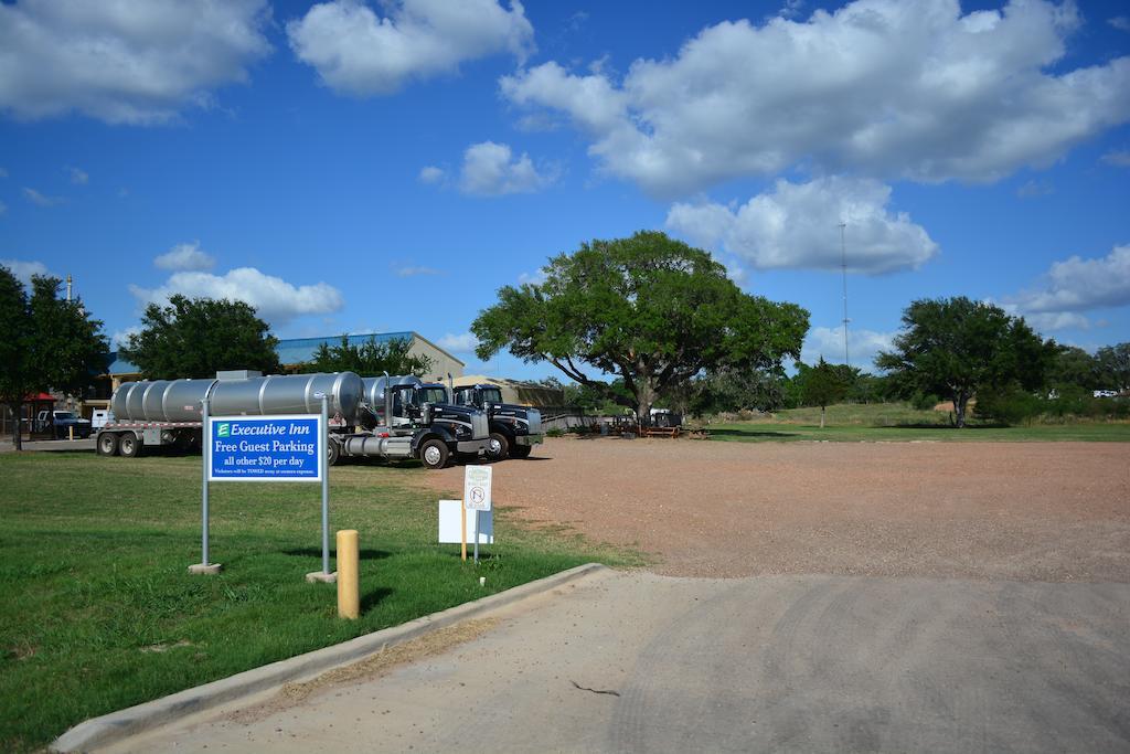 Executive Inn&Suites Cuero Exterior foto